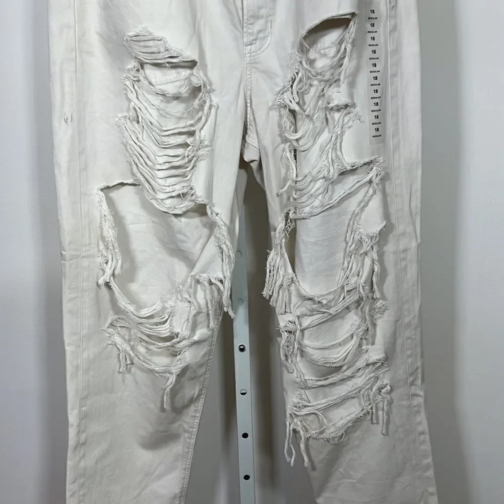 AMERICAN EAGLE Women’s 90s Boyfriend High Rise Distressed Jeans White Size 18
